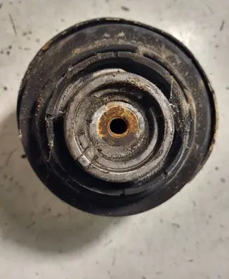 Engine mount bracket