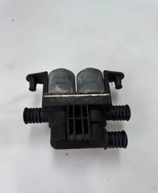 BMW 7 E65 E66 Coolant heater control valve 6908294 11611620