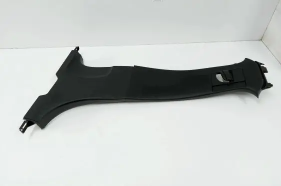 Volvo XC40 (B) pillar trim (bottom) 31457491