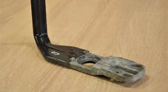 Radiator mount bracket