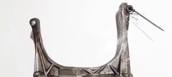 Honda Civic Engine mounting bracket
