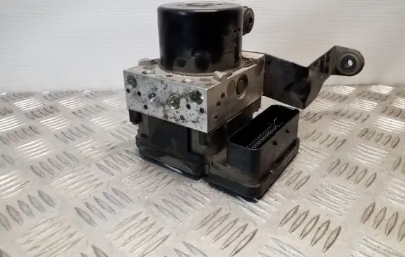 Volvo V40 ABS Pump 31317074 10096104143