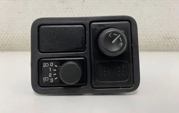 Nissan Almera N16 Wing mirror switch 37024A D51301