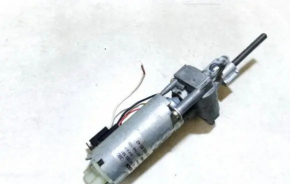 Mercedes-Benz S W220 Seat adjustment motor a2208205042