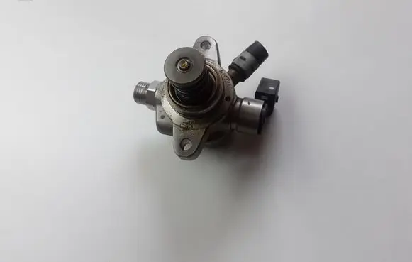 Audi Q2 - Fuel injection high pressure pump 04E127027N