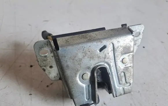 Mercedes-Benz ML W163 Tailgate/trunk/boot lock/catch/latch A1637400235