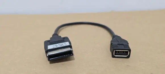 Mercedes-Benz E W212 USB socket connector A0018276704