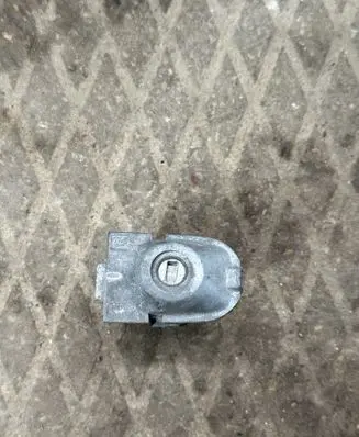 Jaguar XF X250 Front door lock (next to the handle) 30784963