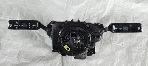 Peugeot 3008 III Indicator stalk 9845235980