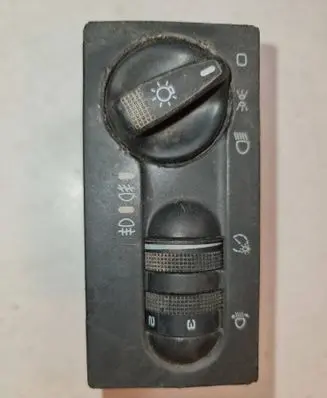 Volkswagen Golf III Light switch 1H6941532