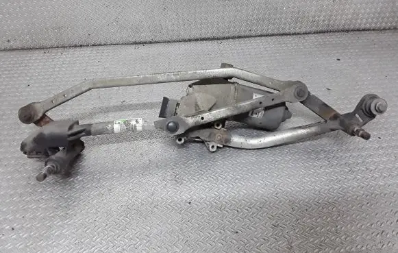 Renault Laguna III Front wiper linkage and motor W000012768A