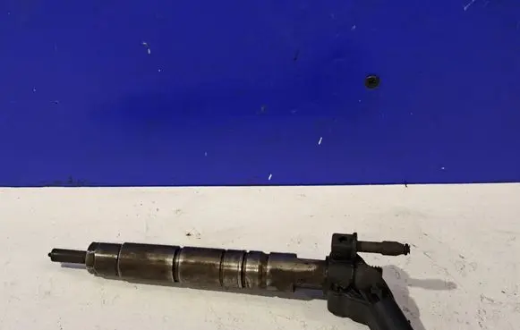 Mercedes-Benz ML W166 Fuel injector A6420701187