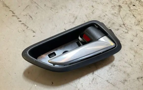 Mazda 2 Front door interior handle D09LU8319