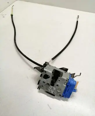 Audi A4 S4 B5 8D Rear door lock 8D0839016