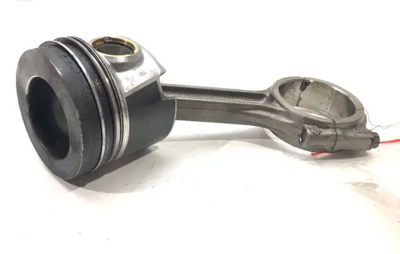 Volkswagen PASSAT B8 Piston with connecting rod 04LBCRL
