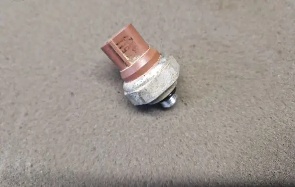Mitsubishi L200 Air conditioning (A/C) pressure sensor 