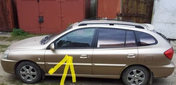 KIA Rio Front door window glass four-door