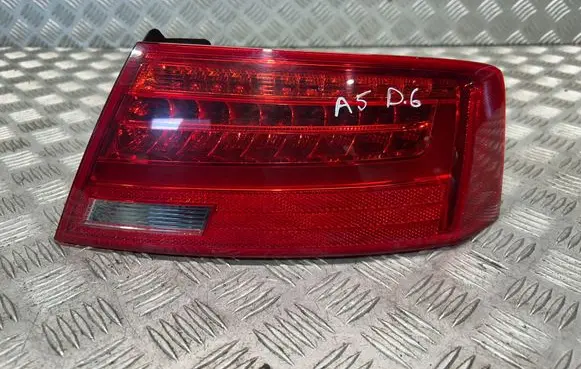 Audi A5 8T 8F Rear/tail lights 8T0945096H