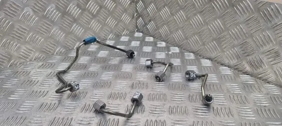 Fuel injector supply line/pipe