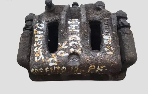 KIA Sorento Front brake caliper