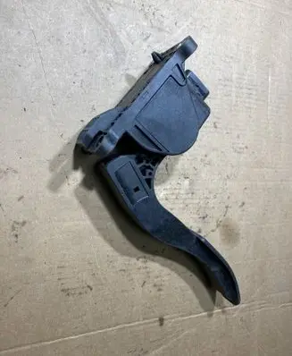 Mercedes-Benz Sprinter W906 Accelerator throttle pedal A9063000404 9063000404 0280755023