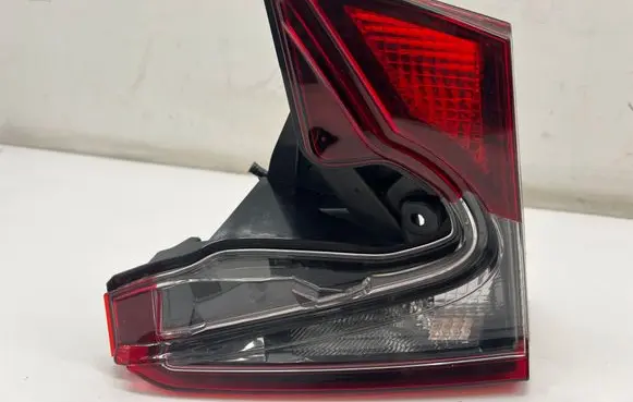 Tailgate rear/tail lights
