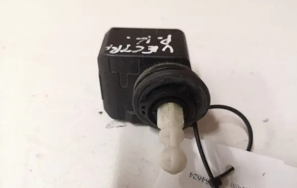 Opel Vectra C Headlight level adjustment motor 008830