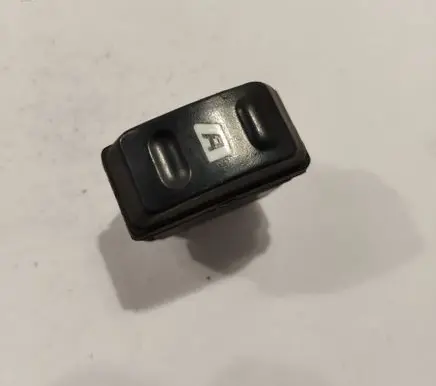 Citroen Xsara Picasso Electric window control switch 22681