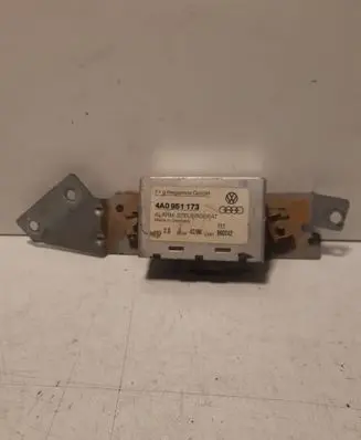 Audi A4 S4 B6 8E 8H Alarm control unit/module 4A0951173