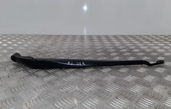 Toyota Auris E180 Front wiper blade arm