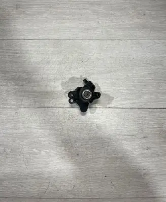 BMW 3 E46 Tailgate exterior lock 8196052