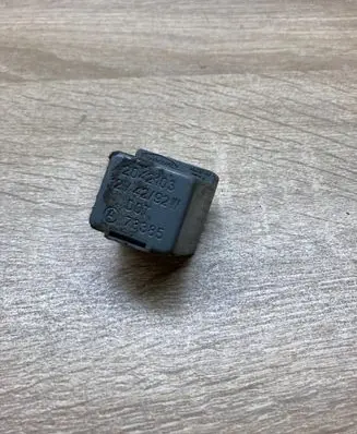 Peugeot 106 Other relay 2042103 73385