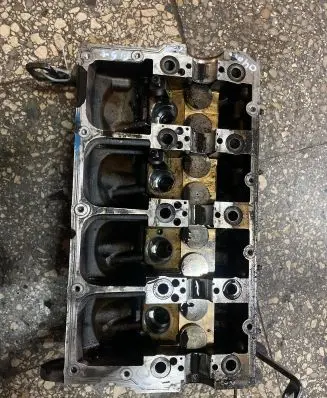 Volkswagen PASSAT B5.5 Engine head 038103373R