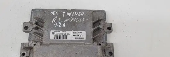 Renault Twingo II Engine control unit/module 8200774747