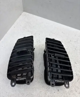 KIA Sorento Dash center air vent grill 974403E000 974303E000