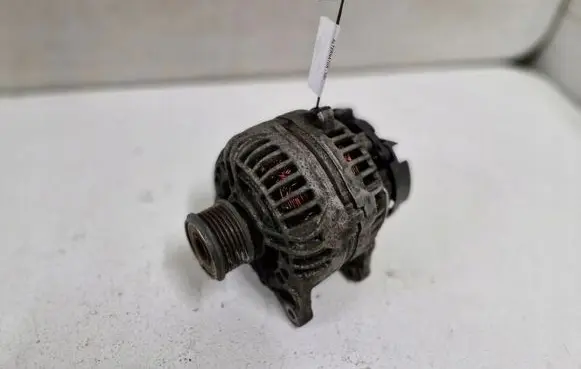 Nissan Qashqai Generator/alternator 0124525140