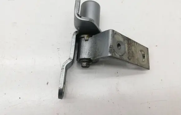 Ford Mondeo MK IV Front door upper hinge C8q8a