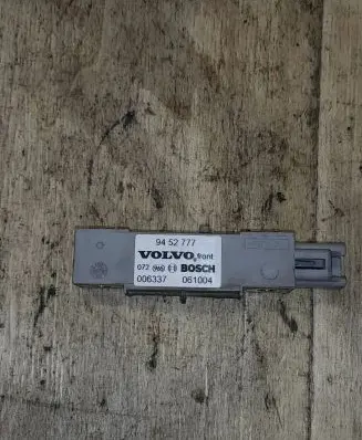 Volvo S60 Airbag deployment crash/impact sensor 9452777 061004 006337