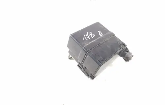 Infiniti Q70 Y51 Relay mounting block 