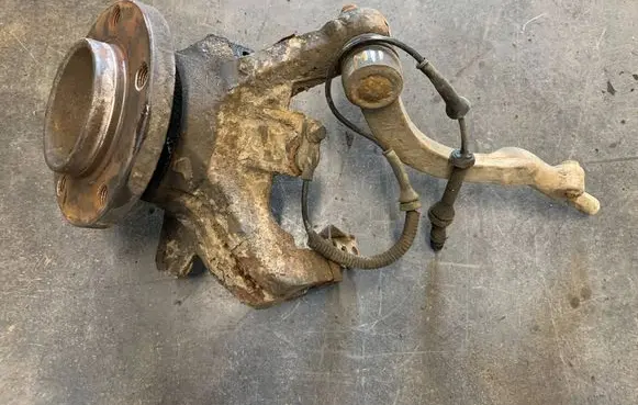Renault Master II Front wheel hub spindle knuckle