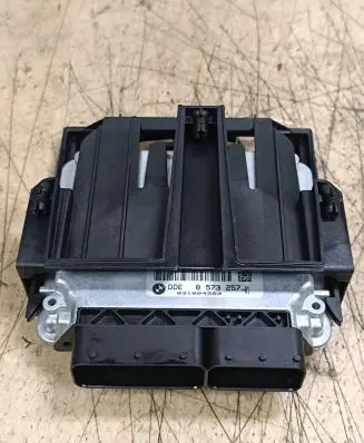 BMW 5 F10 F11 Engine control unit/module 857325701 8573257