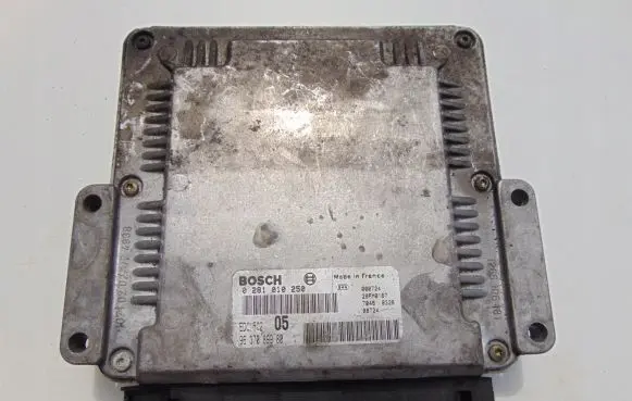 Peugeot 206 Engine control unit/module 9637089980 0281010250