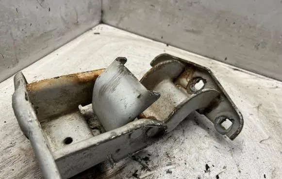 Renault Trafic II (X83) Tailgate/trunk/boot hinge 312304K