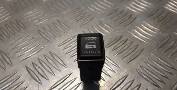 Nissan Navara D23 Central locking switch button 