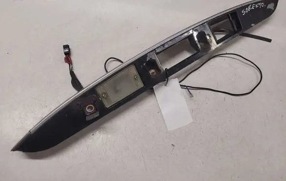 KIA Sorento Trunk door license plate light bar 925003E5