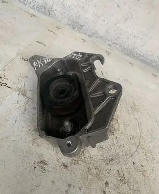 Renault Clio V Gearbox mount 112536909