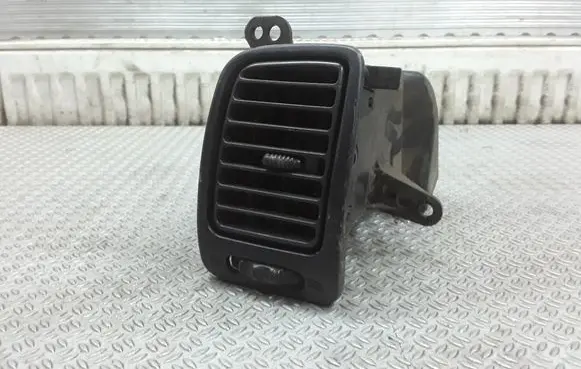 Toyota Hilux (N80, N90, N100, N110) Dashboard side air vent grill/cover trim
