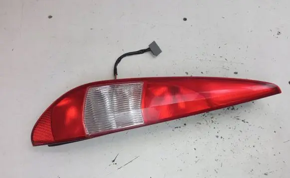 Ford Mondeo Mk III Rear/tail lights 1S71-13405-C