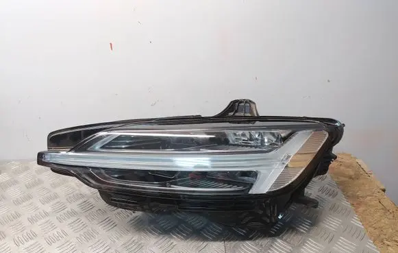 Volvo S60 Headlight/headlamp 32228809 T00028127