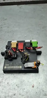 Audi A4 S4 B7 8E 8H Comfort/convenience module 8E0907279L